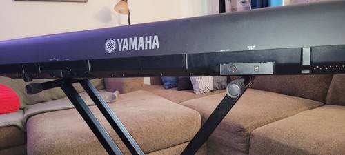 Yamaha digital piano - p-85,